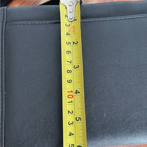 Black shoulder Bag - Picture 2 of 9